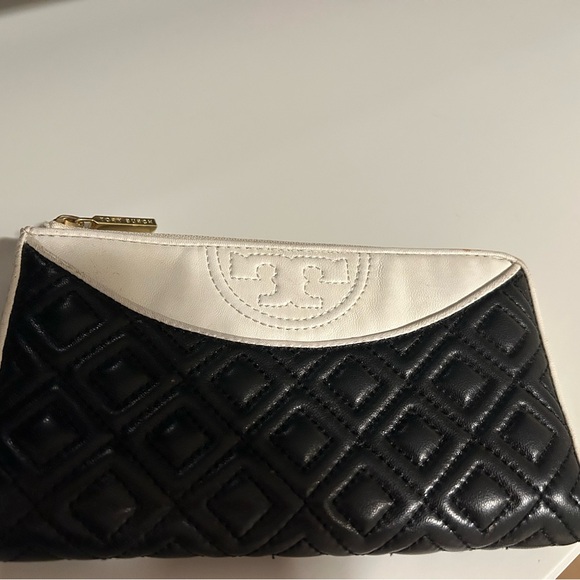 Tory Burch Handbags - Tory Burch Black and Cream Quilted Wristlet